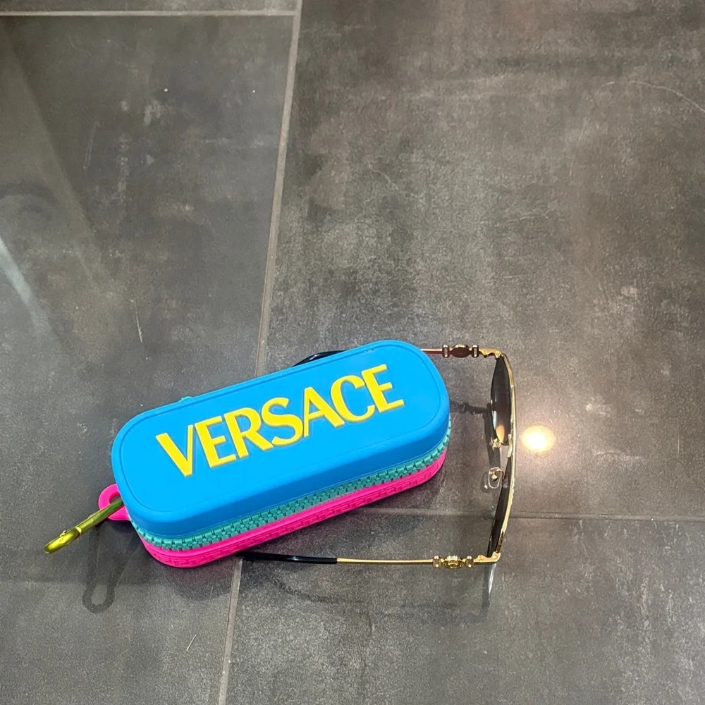 Kids Versace  Gold toned Aviator Sunglasses with Blue Case